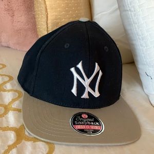 NY Yankees SnapBack Hat